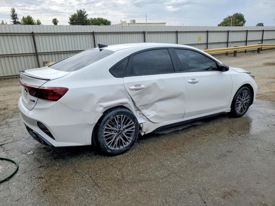2022 KIA FORTE GT LINE 3
