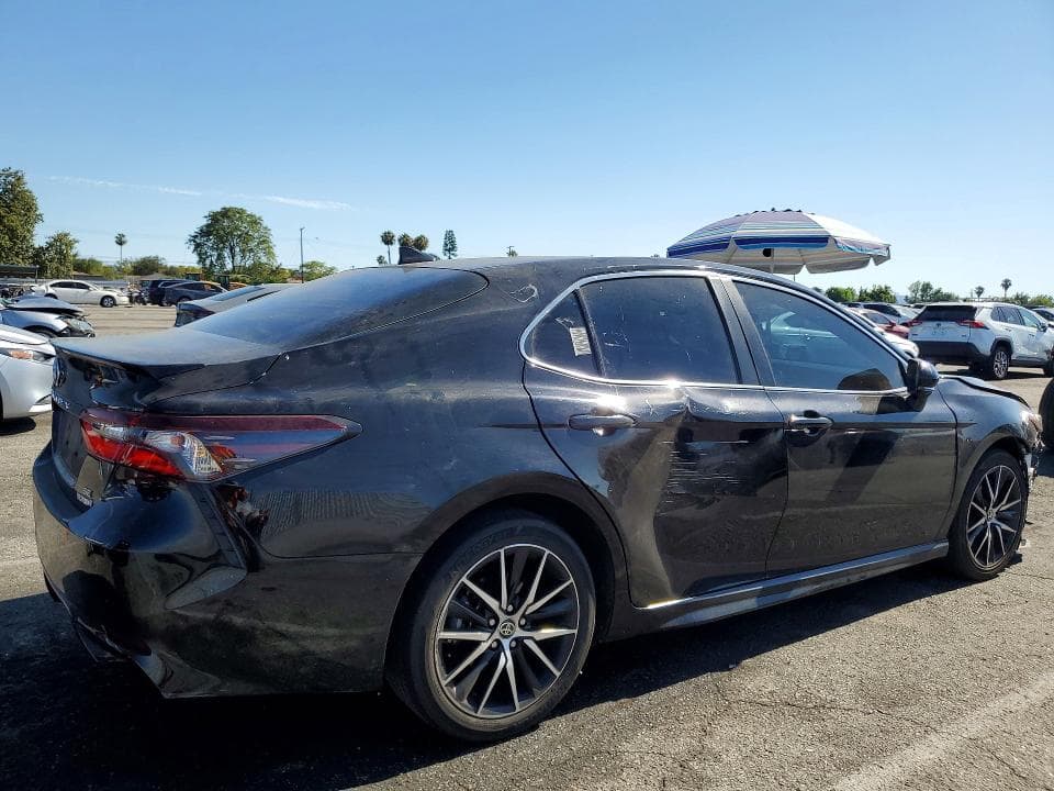 2024 TOYOTA CAMRY HYBRID SE 3