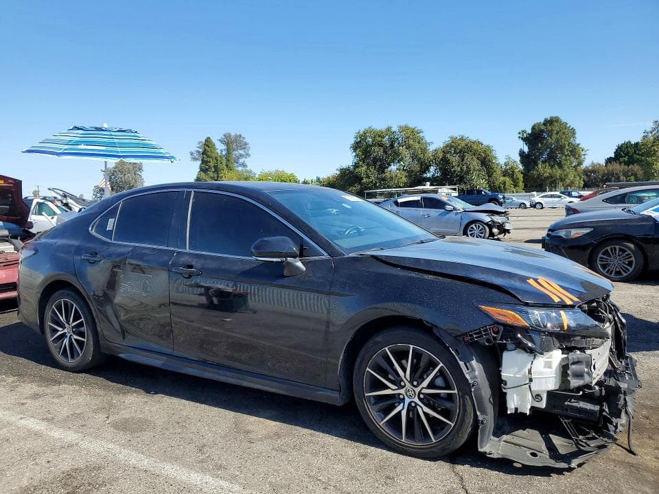 2024 TOYOTA CAMRY HYBRID SE 4