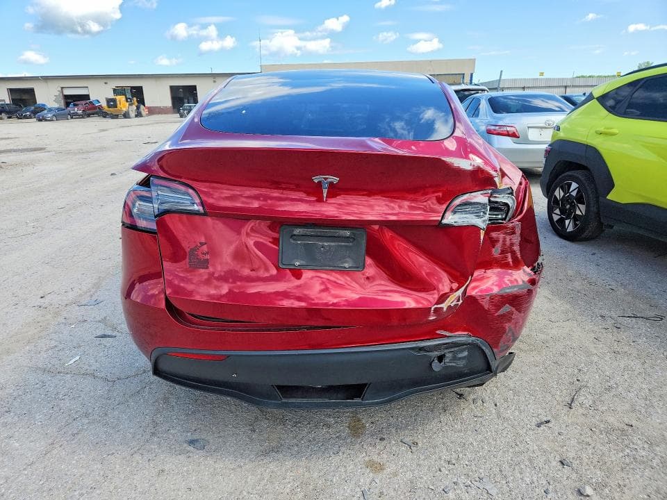 2024 TESLA MODEL Y 6