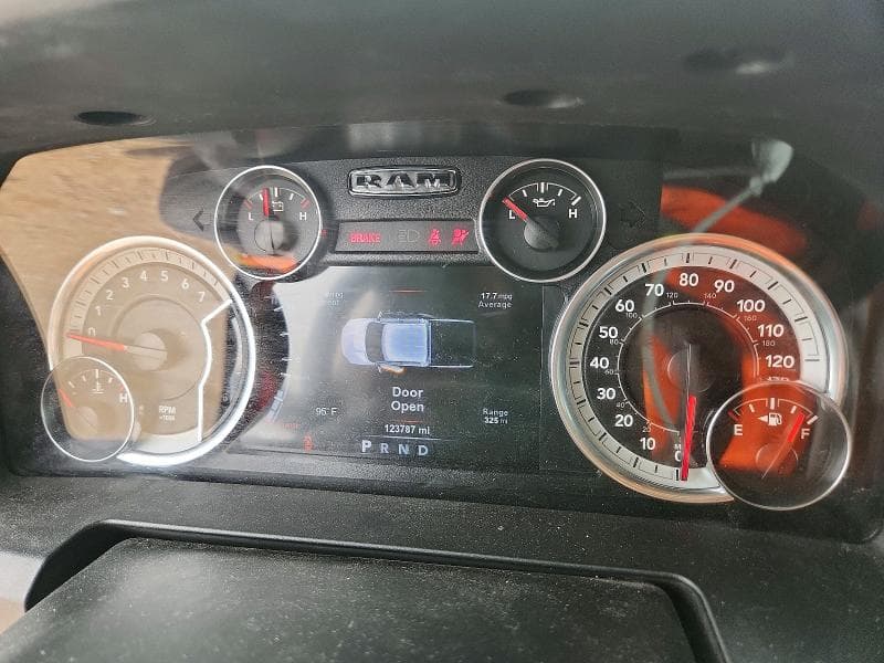 2017 RAM 1500 SLT 9