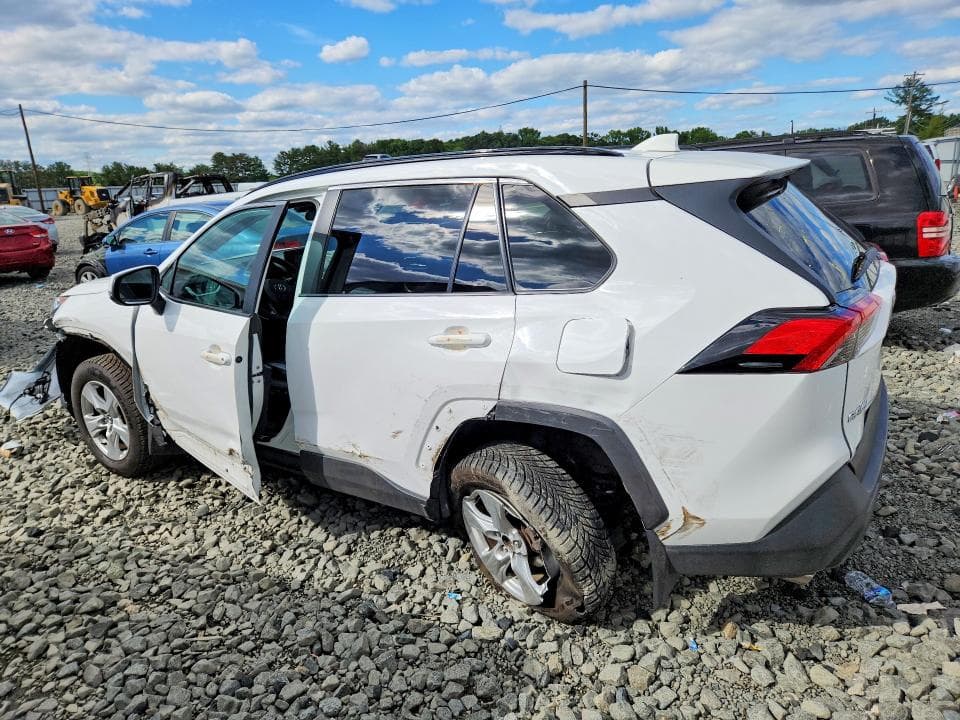 2021 TOYOTA RAV4 XLE 2
