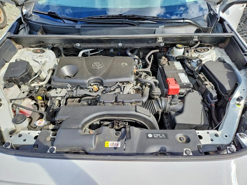 2021 TOYOTA RAV4 XLE 12