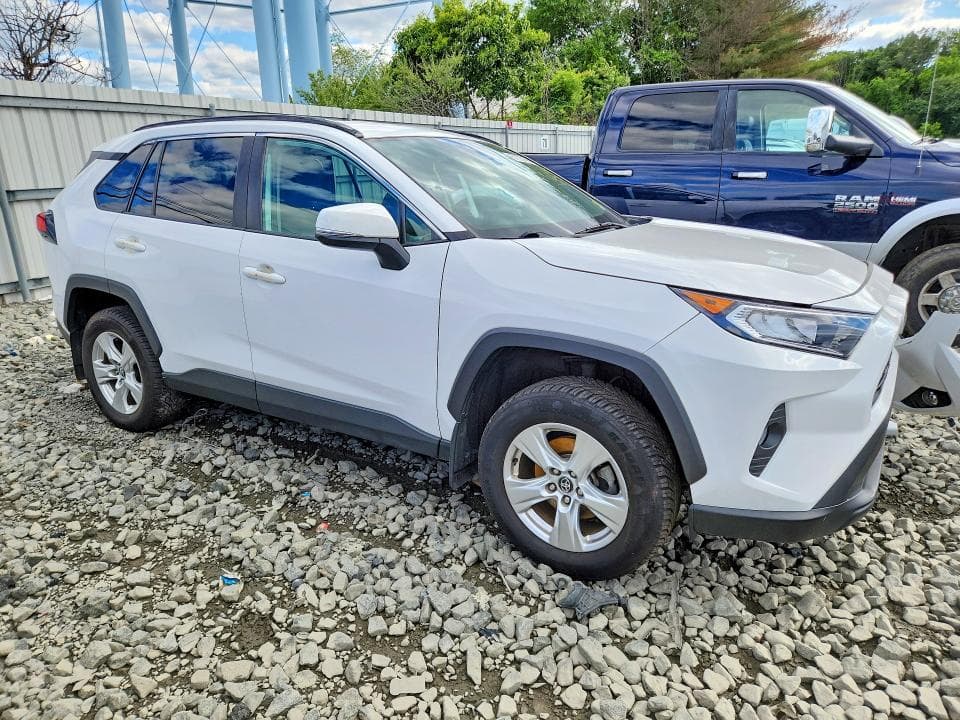 2021 TOYOTA RAV4 XLE 4
