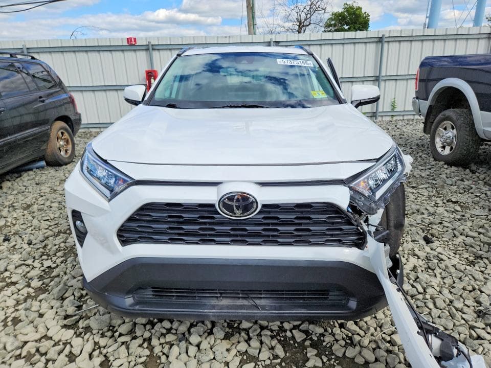 2021 TOYOTA RAV4 XLE 5