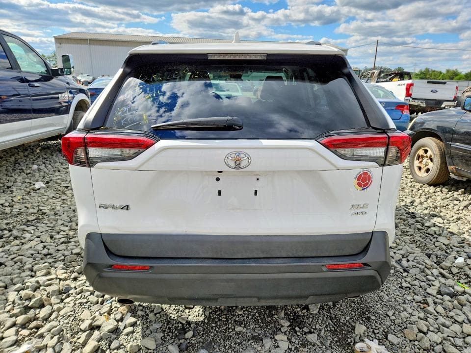 2021 TOYOTA RAV4 XLE 6