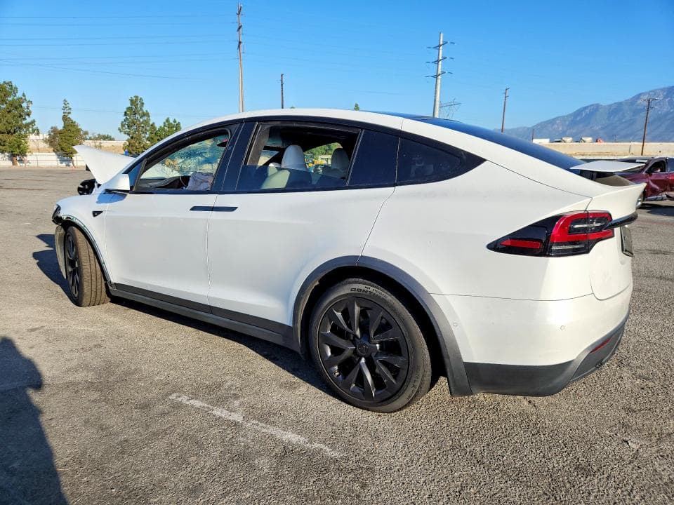 2022 TESLA MODEL X 2