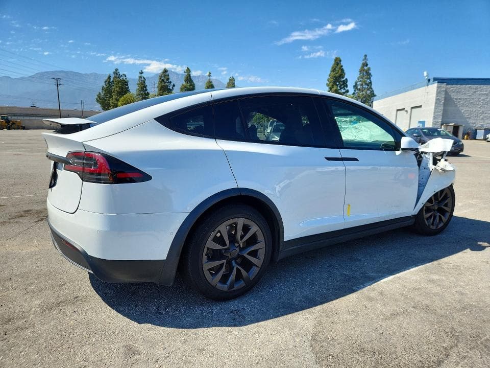 2022 TESLA MODEL X 3