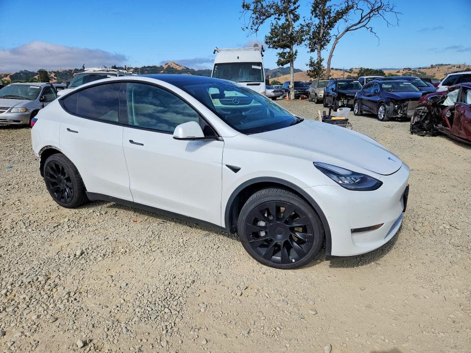 2021 TESLA MODEL Y 4