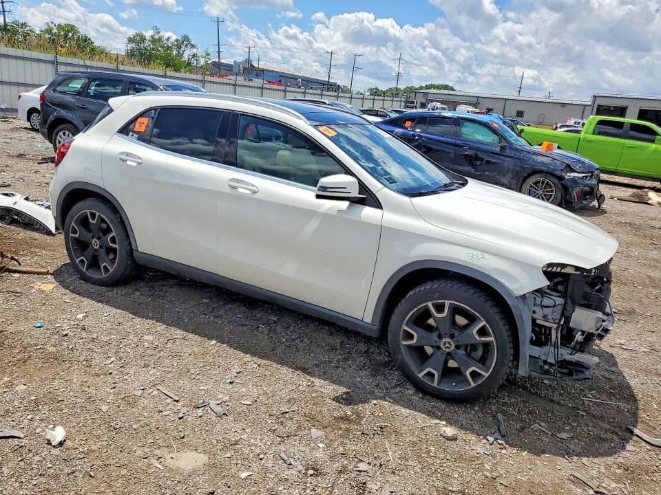 2018 MERCEDES-BENZ GLA 250 4