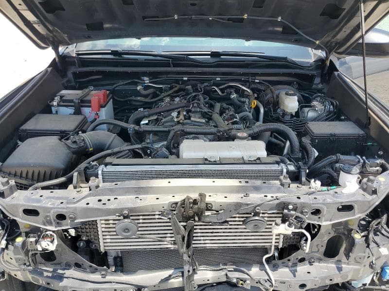 2025 TOYOTA 4RUNNER SR5 SR5 12
