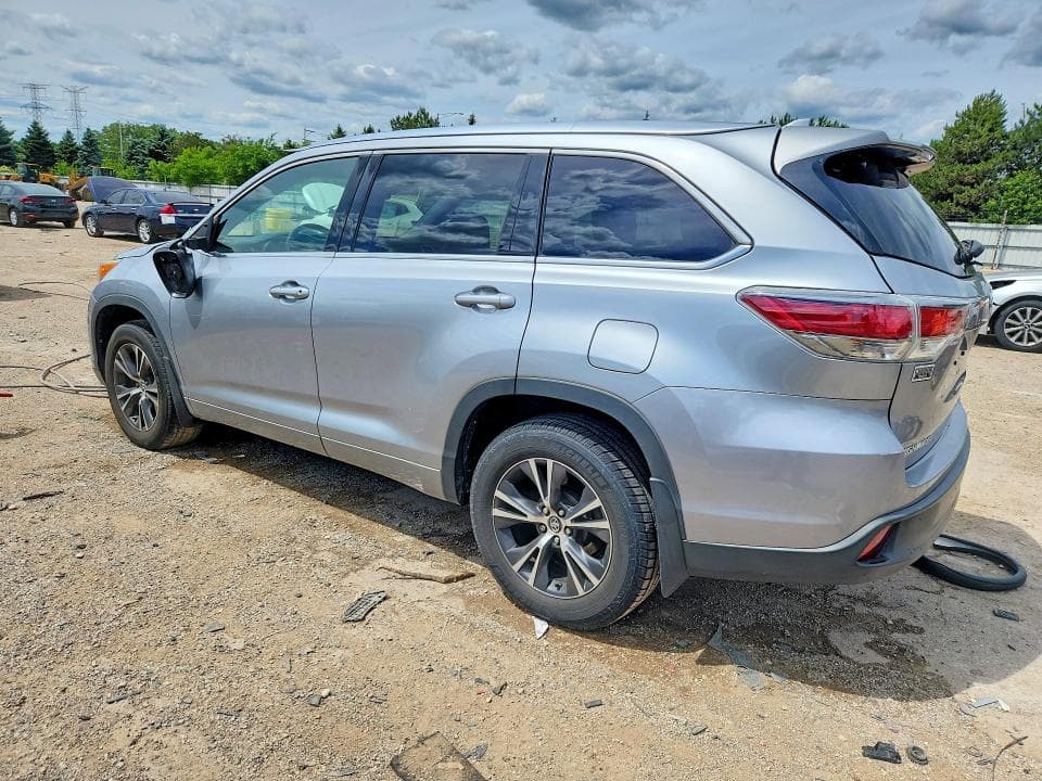 2016 TOYOTA HIGHLANDER XLE 2