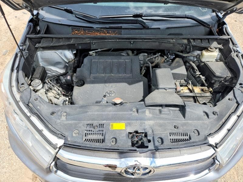 2016 TOYOTA HIGHLANDER XLE 12