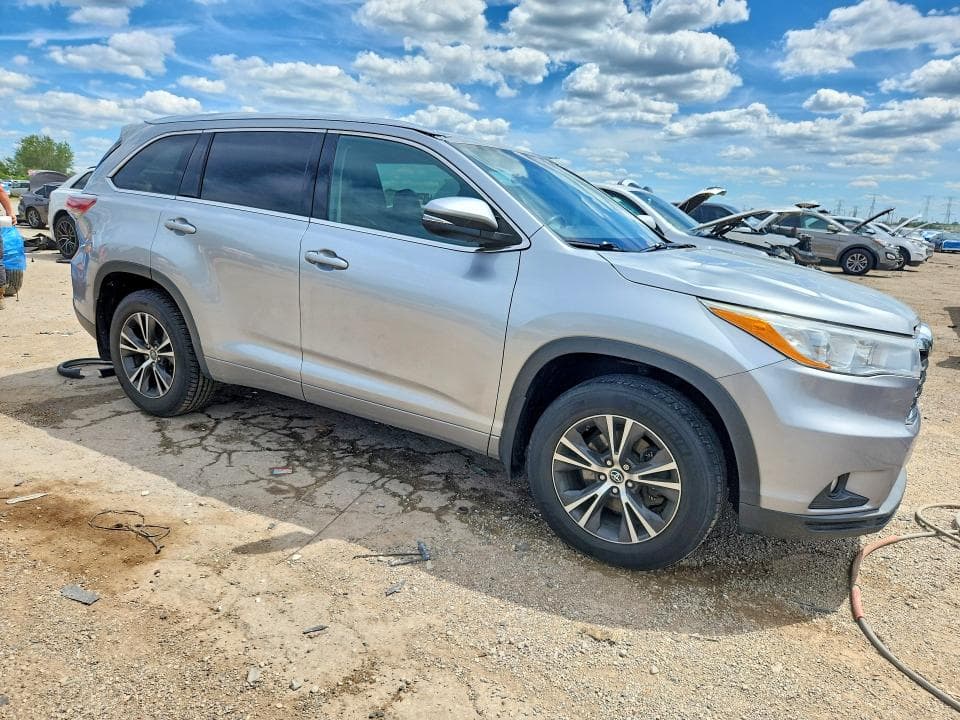 2016 TOYOTA HIGHLANDER XLE 4
