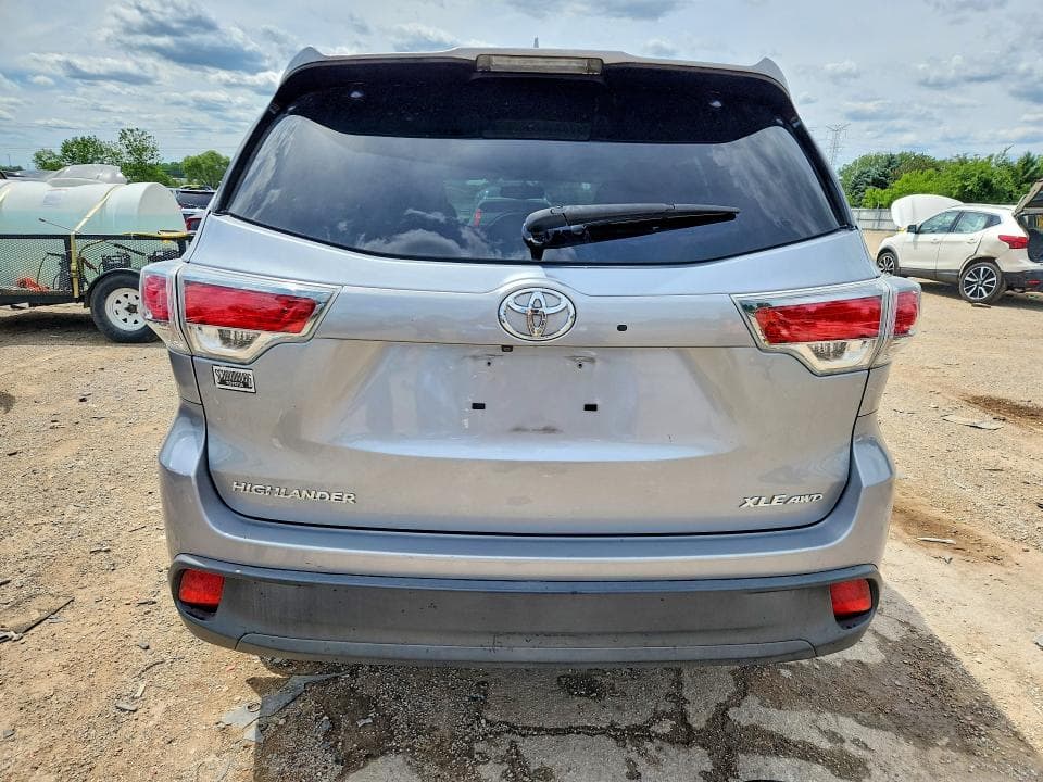 2016 TOYOTA HIGHLANDER XLE 6