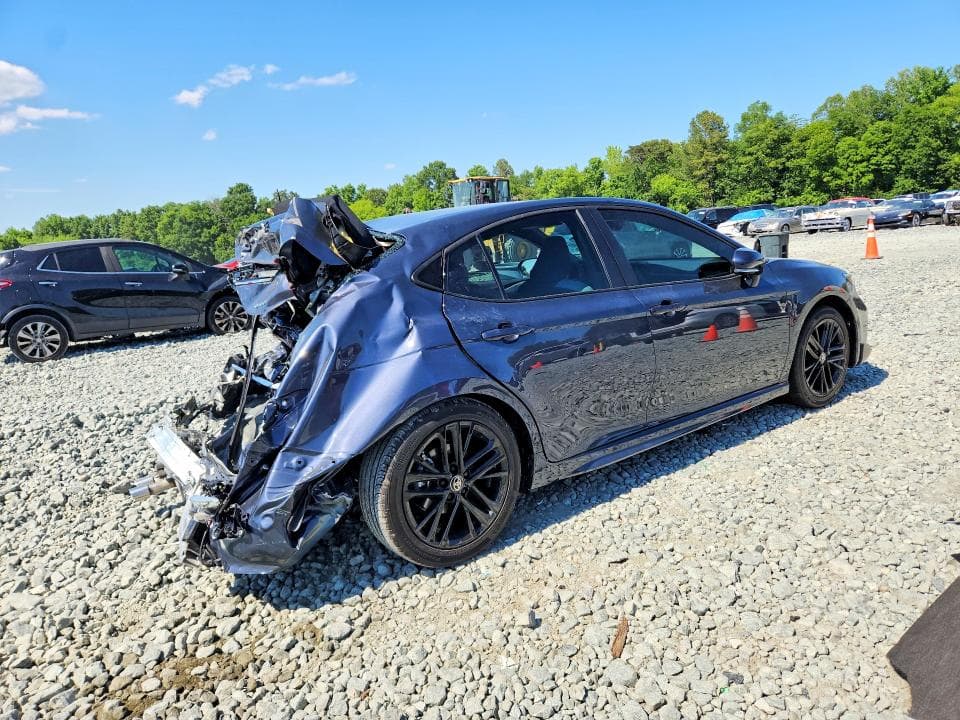2026 TOYOTA CAMRY SE SE 3