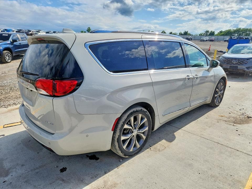 2020 CHRYSLER PACIFICA LIMITED 3
