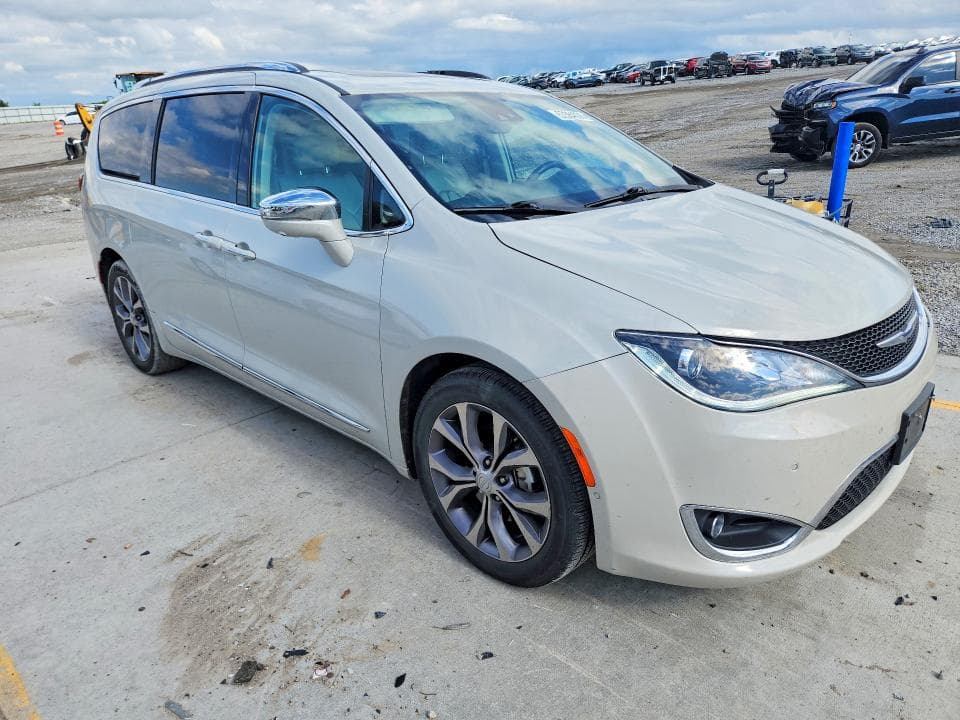 2020 CHRYSLER PACIFICA LIMITED 4