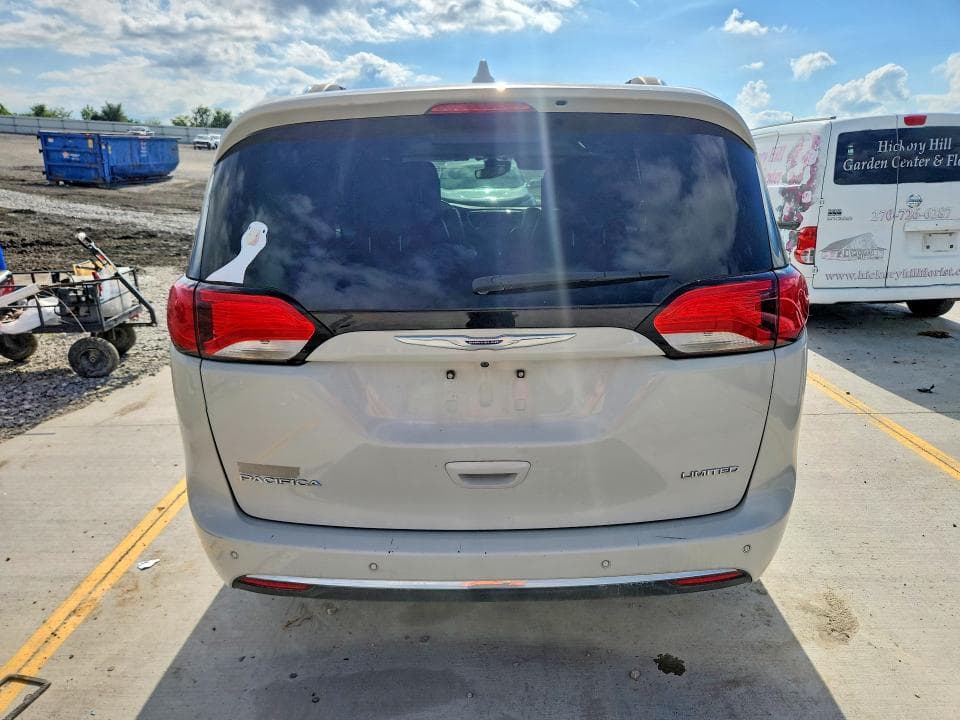 2020 CHRYSLER PACIFICA LIMITED 6