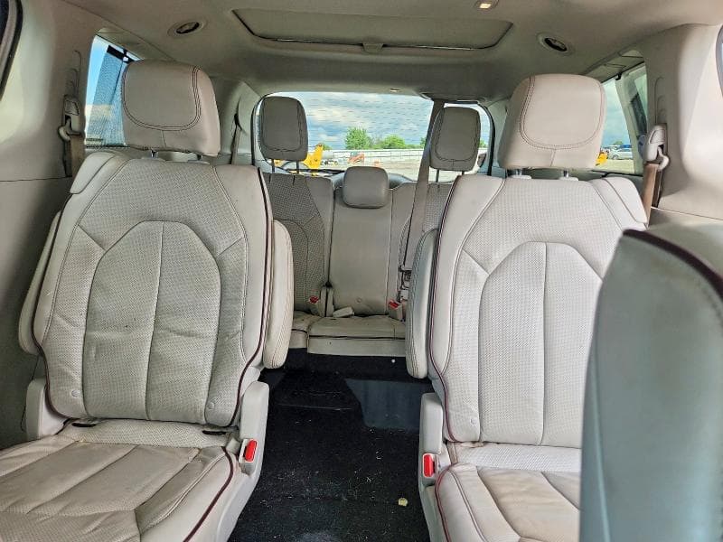 2020 CHRYSLER PACIFICA LIMITED 10