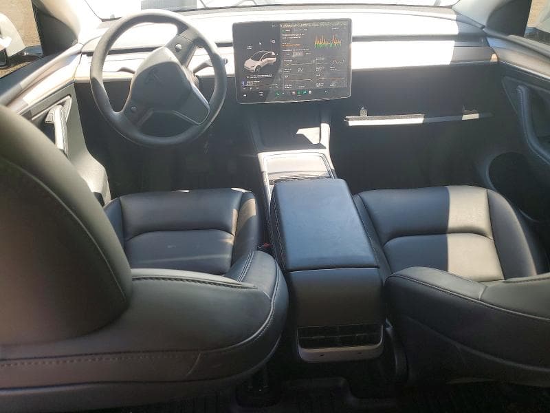 2023 TESLA MODEL Y 8