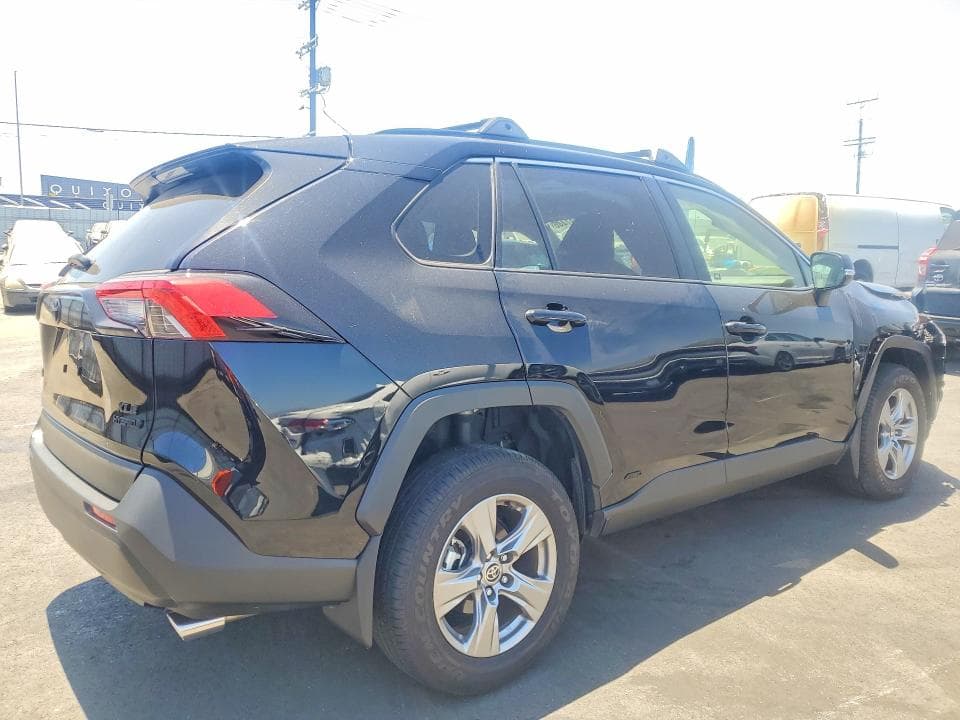 2024 TOYOTA RAV4 HYBRID XLE 3