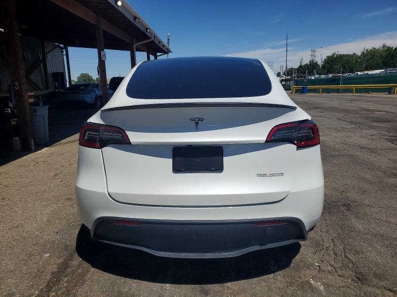 2024 TESLA MODEL Y 6