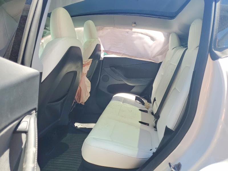 2024 TESLA MODEL Y 10