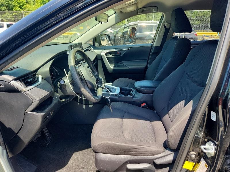 2019 TOYOTA RAV4 LE 7