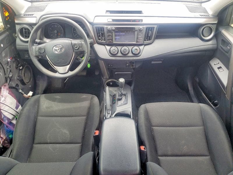 2018 TOYOTA RAV4 LE LE 8