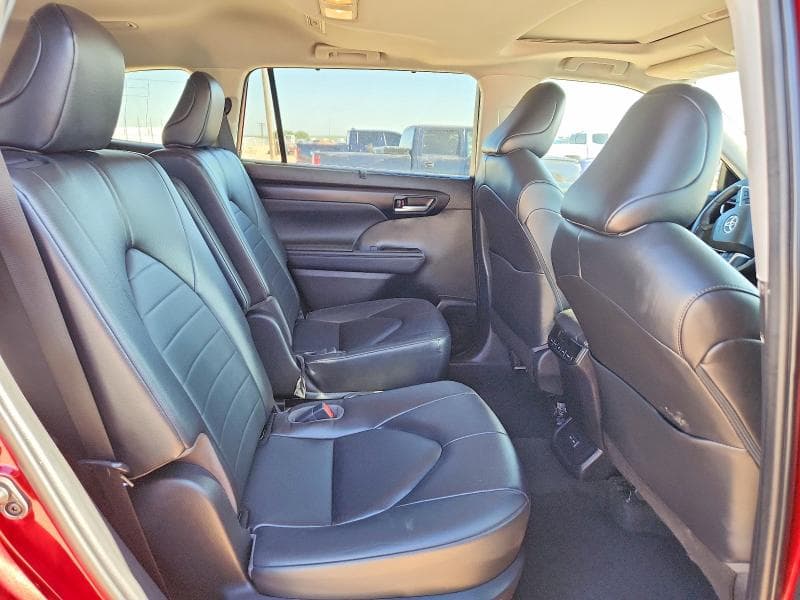 2023 TOYOTA HIGHLANDER XLE 11
