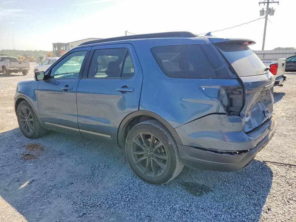 2018 FORD EXPLORER XLT 2