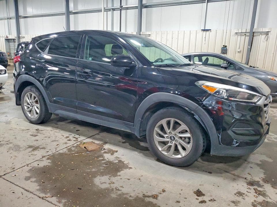 2017 HYUNDAI TUCSON SE SE 4