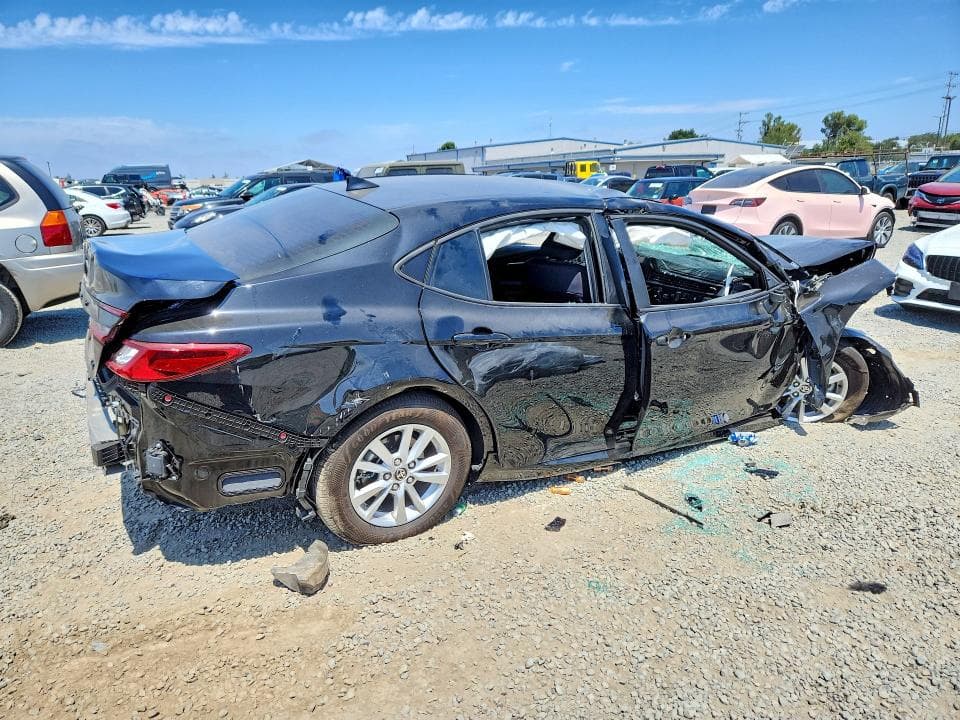 2025 TOYOTA CAMRY LE 3