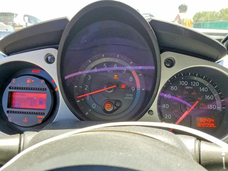 2018 NISSAN 370Z TOURING 9