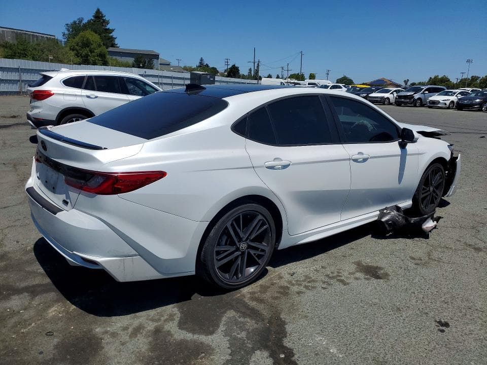 2025 TOYOTA CAMRY XSE 3