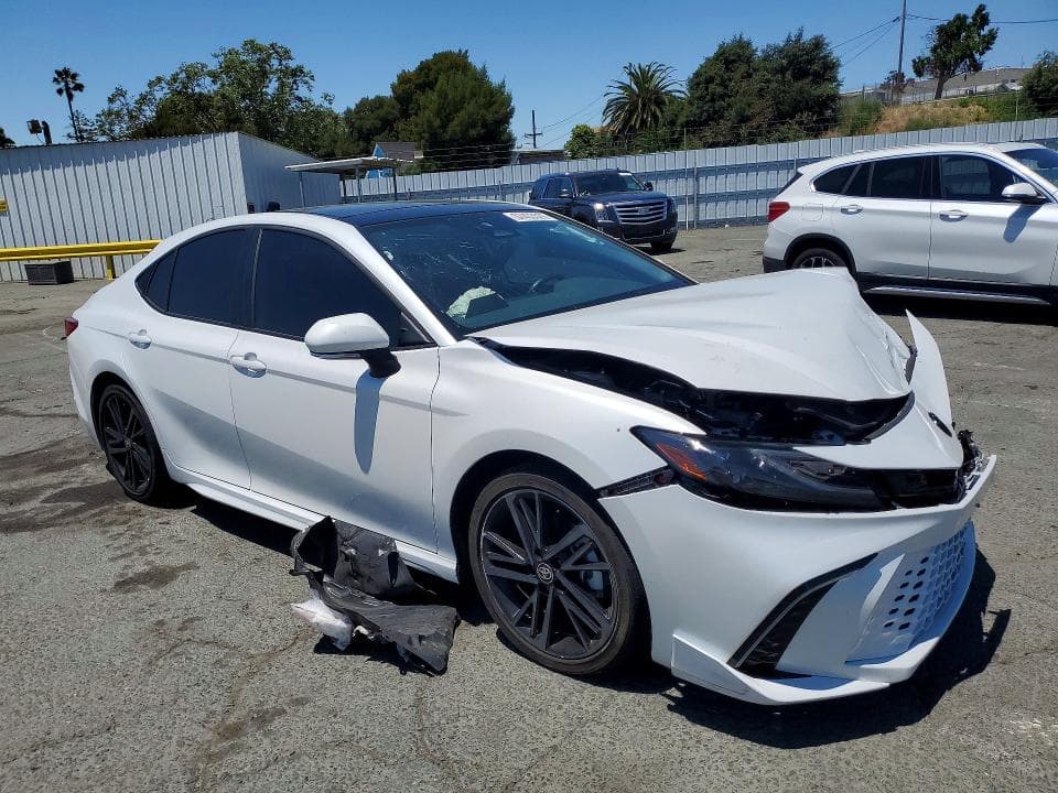 2025 TOYOTA CAMRY XSE 4