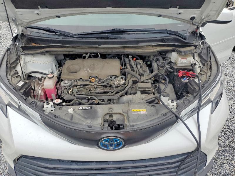 2022 TOYOTA SIENNA XLE 12