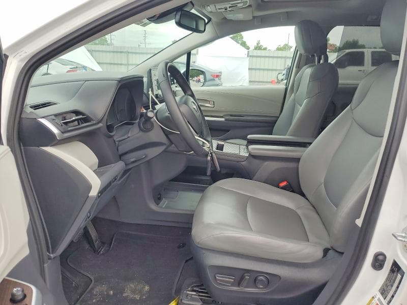 2022 TOYOTA SIENNA XLE 7