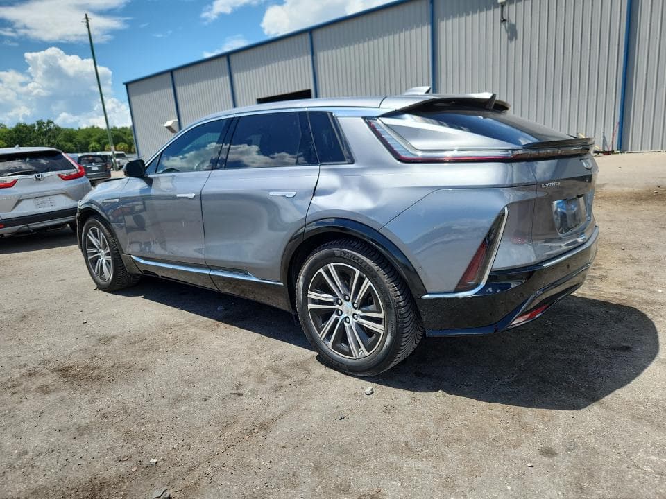 2023 CADILLAC LYRIQ LUXURY 2