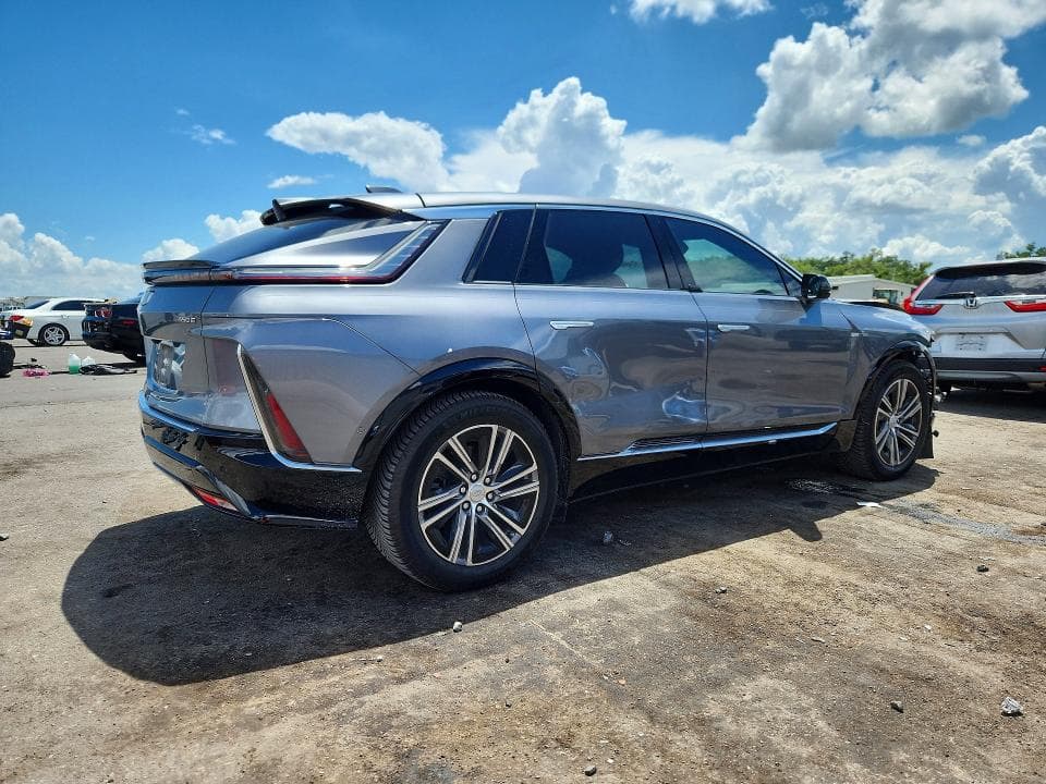2023 CADILLAC LYRIQ LUXURY 3
