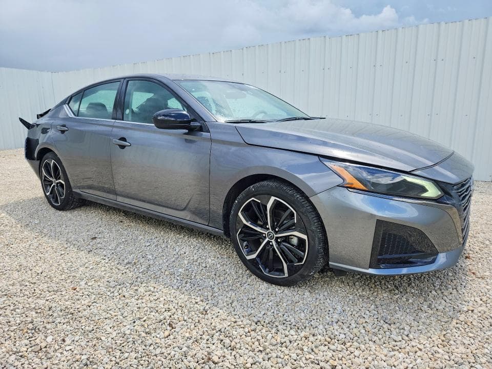 2025 NISSAN ALTIMA SR 4