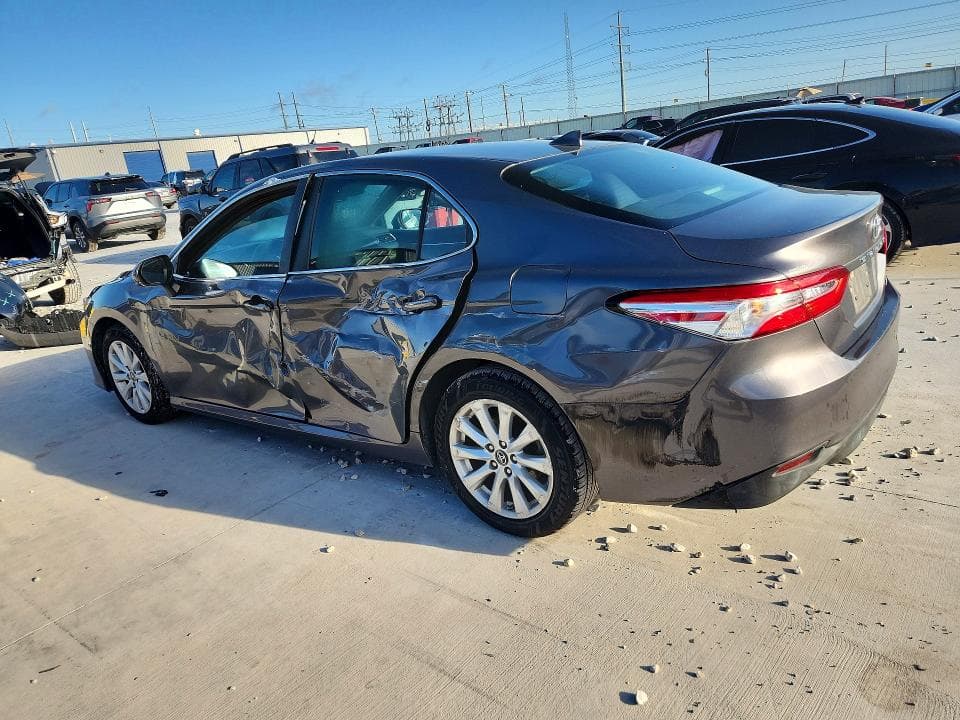 2019 TOYOTA CAMRY LE 2