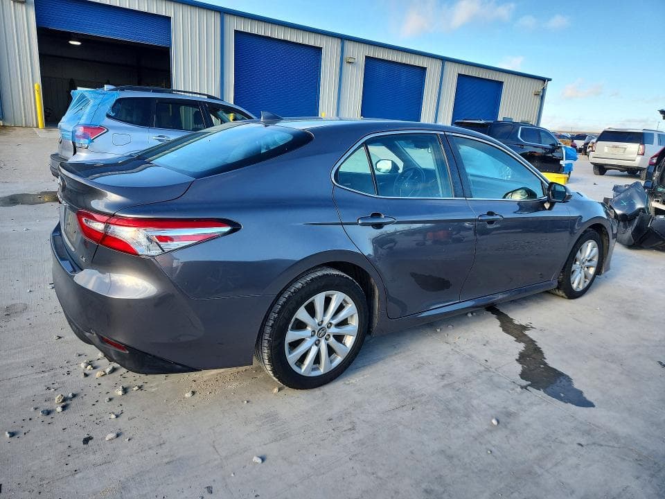 2019 TOYOTA CAMRY LE 3