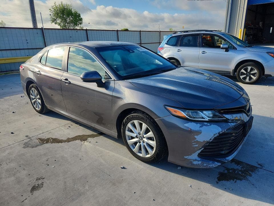2019 TOYOTA CAMRY LE 4
