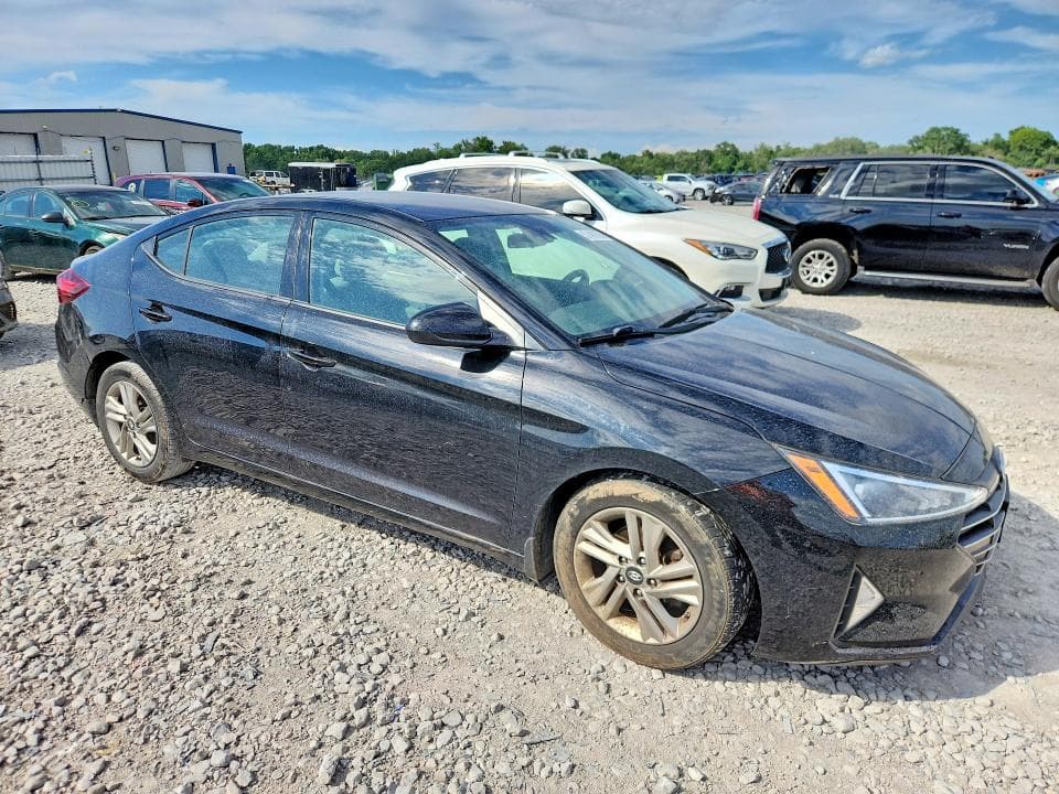 2020 HYUNDAI ELANTRA SEL 4