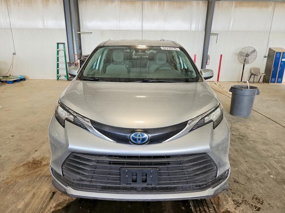 2022 TOYOTA SIENNA LE LE 5