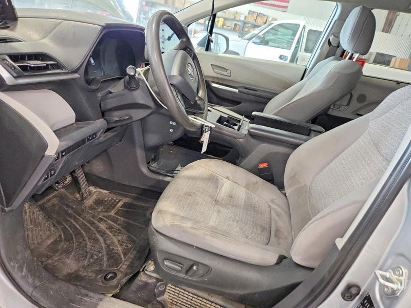 2022 TOYOTA SIENNA LE LE 7