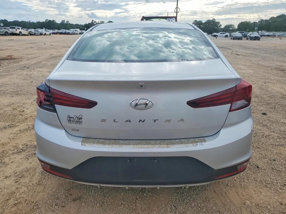 2019 HYUNDAI ELANTRA SE 6