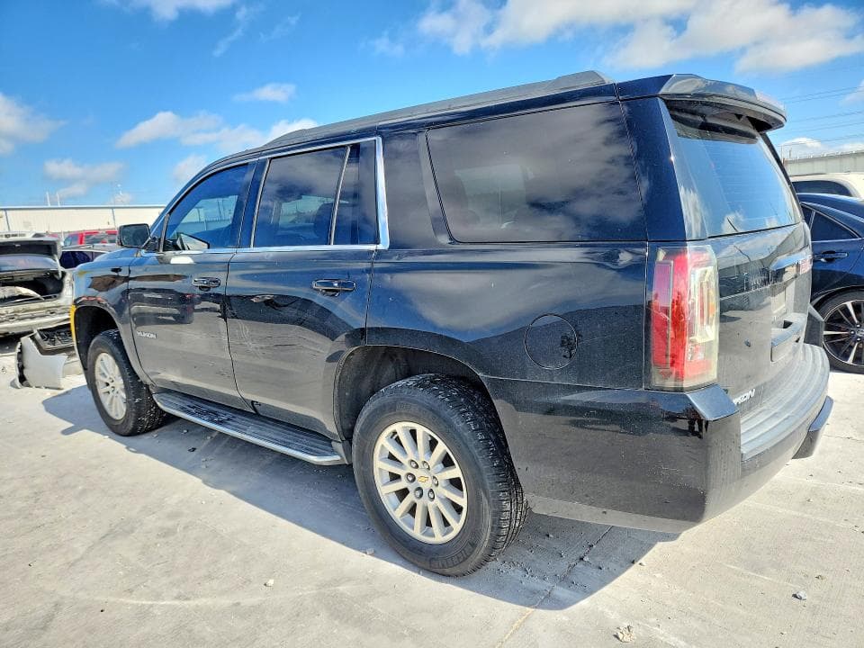 2017 GMC YUKON SLT 2